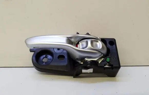 Jeep Cherokee Rear door interior handle C37090