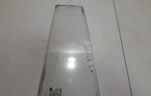 Opel Astra F Rear vent window glass 