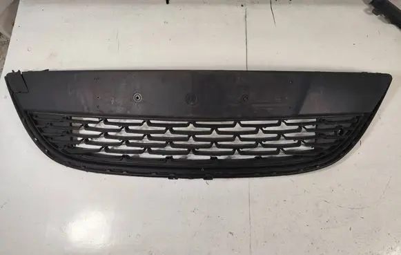 Opel Astra J Front bumper lower grill 13381812