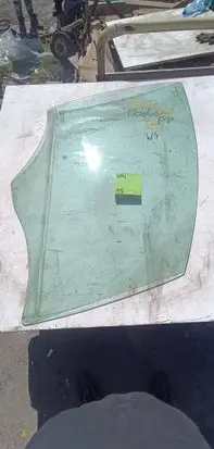 Renault Modus Front door window glass four-door 1212123