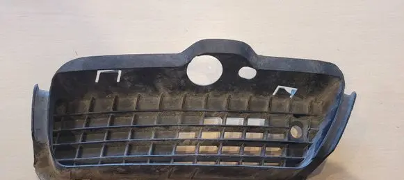 Volkswagen Golf III Front bumper lower grill 1H6853666