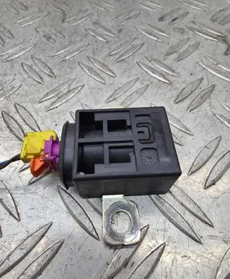 Audi A6 Allroad C7 Battery relay fuse 4F0915519 130325