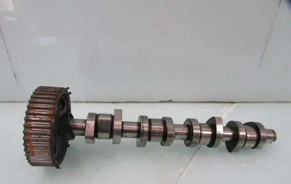 Volkswagen PASSAT B5 Camshaft