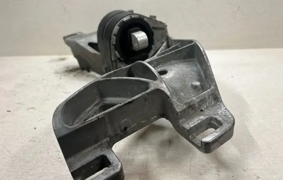 Jaguar F-Type Gearbox mounting bracket GX536A026BC Gx535060bc