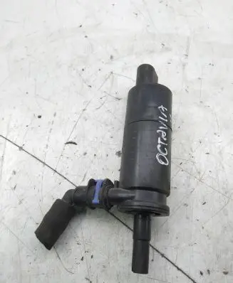 Skoda Octavia Mk2 (1Z) Windscreen/windshield washer pump 3B7955681