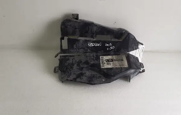 Nissan Qashqai Timing belt guard (cover) 135639858R