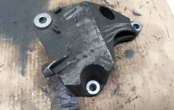 Opel Vectra C Gearbox mounting bracket