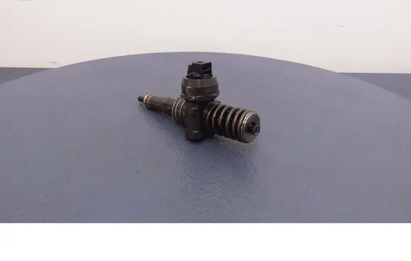 Seat Leon (1M) Fuel injector 038130073AL