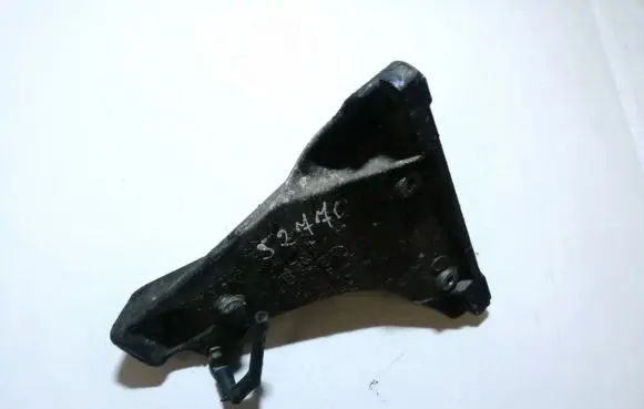 Audi A4 S4 B5 8D Engine mounting bracket 8d0199308f