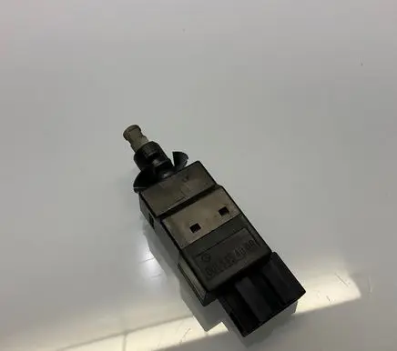 Mercedes-Benz E W211 Brake pedal sensor switch 0015454009 A0015454009