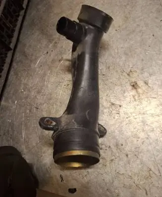 Volkswagen Transporter - Caravelle T4 Turbo air intake inlet pipe/hose 074129715E