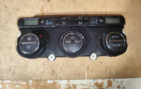 Volkswagen Touran I Climate control unit 74641421 23030553