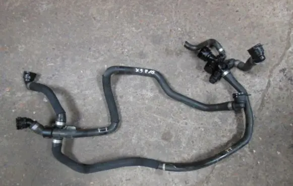 BMW X5 F15 Engine coolant pipe/hose 8514221 8515235