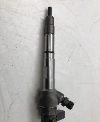 Volkswagen Golf VII Fuel injector 0445110469 04L130277AC 8Z1F6E