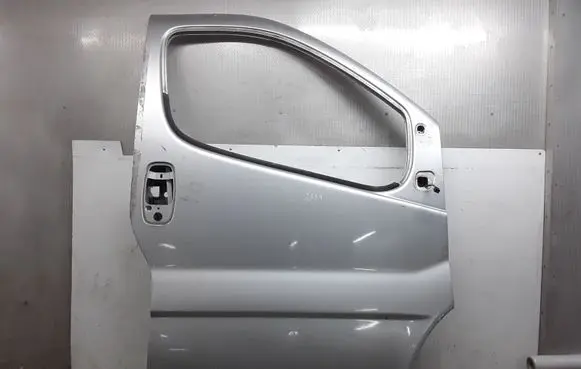 Opel Vivaro Front door