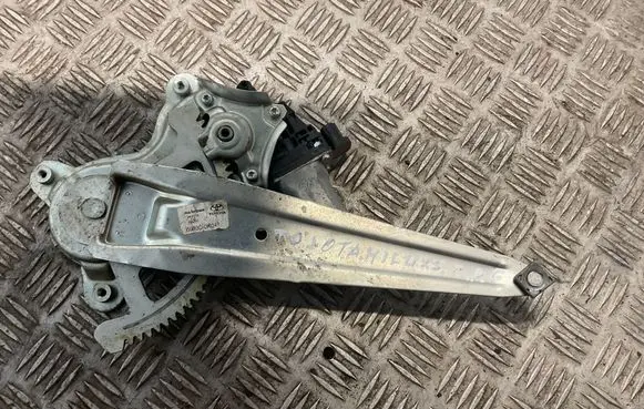 Toyota Hilux (AN10, AN20, AN30) Rear door window regulator motor