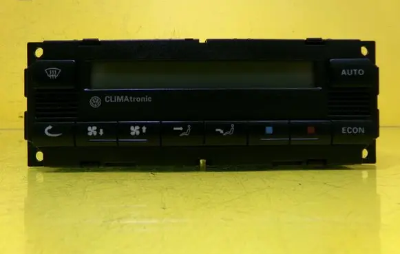Volkswagen PASSAT B5.5 Climate control unit