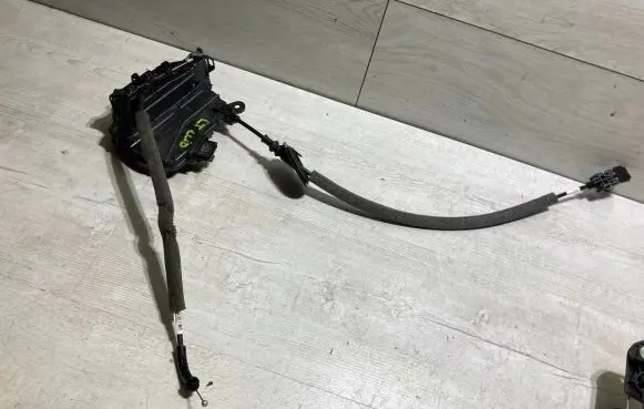 Renault Clio V Rear door lock 825039554R