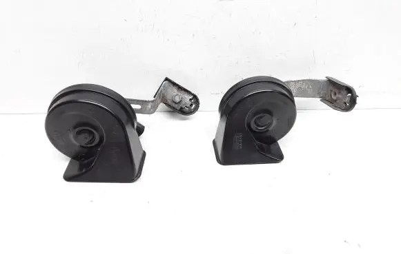 Volvo S60 Horn signal 30796897 30796896