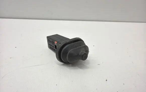 BMW 3 E90 E91 Fuel tank opening switch 82289392