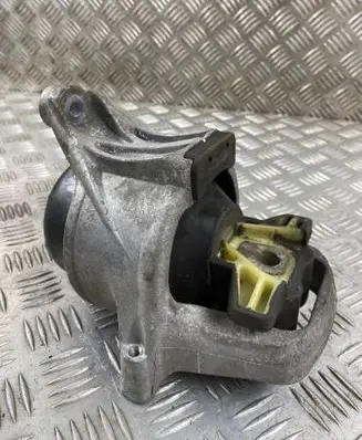 Engine mount bracket