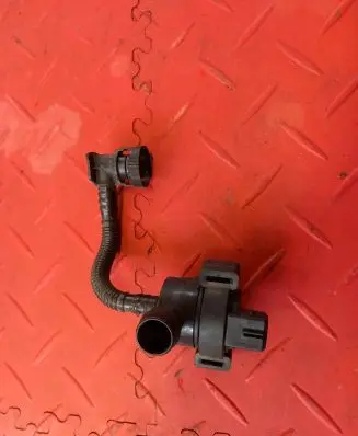 BMW 1 E81 E87 Valve vacuum 7551262
