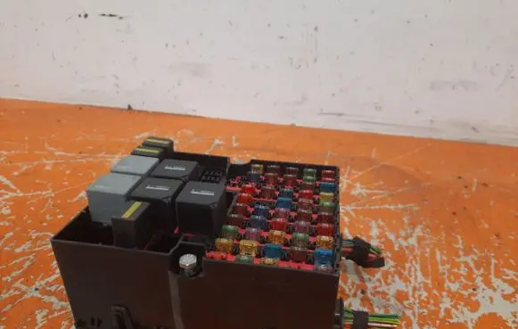 Ford Fusion Fuse box set 3E09822