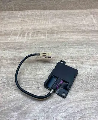 BMW 1 E81 E87 Aerial antenna amplifier 8387422