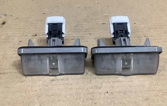 Lexus ES VII XZ10 Number plate light KOITO33193