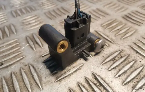 Mini One - Cooper Coupe R56 Airbag deployment crash/impact sensor 6977398
