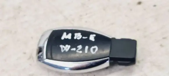 Mercedes-Benz E W210 Ignition key/card 