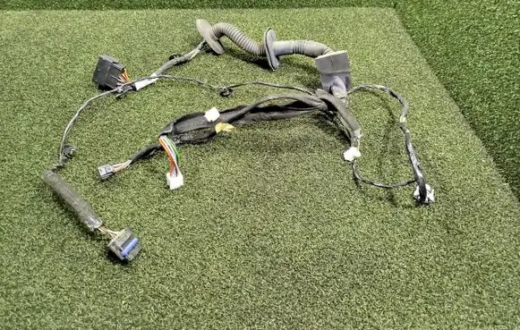 Renault Master III Front door wiring loom 241258801R