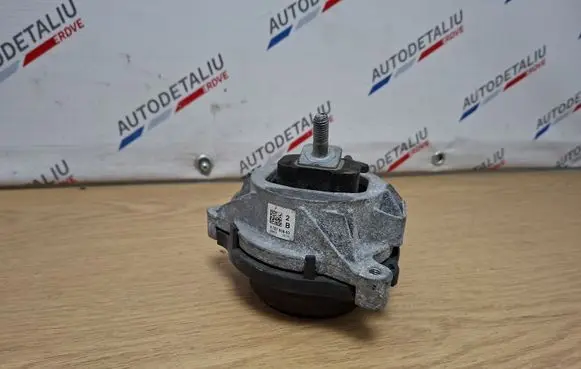 BMW 3 F30 F35 F31 Engine mount bracket 6787658
