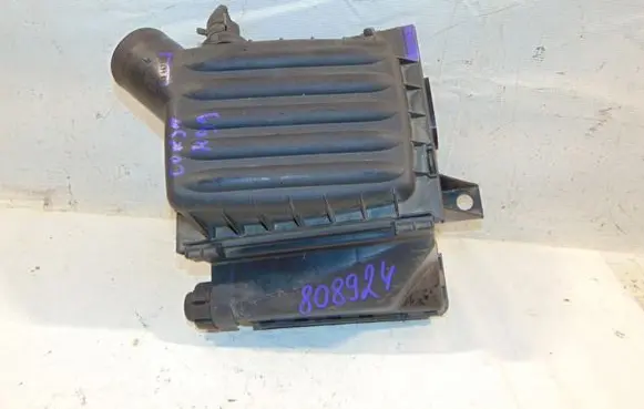 Opel Corsa B Air filter box 90467666 44605685914 835014
