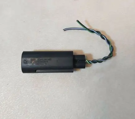 Windshield washer spray nozzle