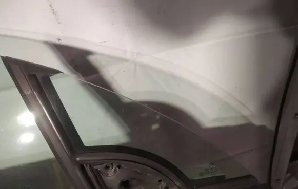 Citroen C3 Pluriel Front door vent window glass four-door AS2