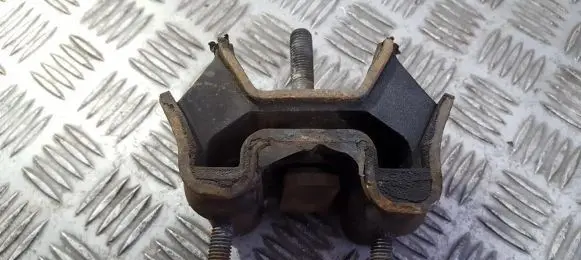 Mercedes-Benz ML W163 Engine mount bracket a1632400117