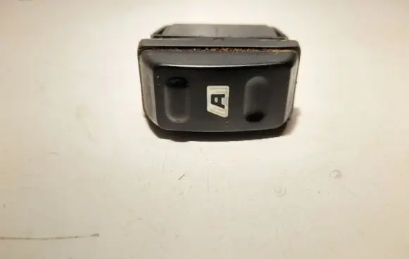 Citroen Xsara Picasso Electric window control switch 22681