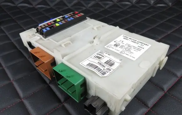Ford S-MAX Fuse module 6G9T14A073CJ 28070402 3659AF01125TP