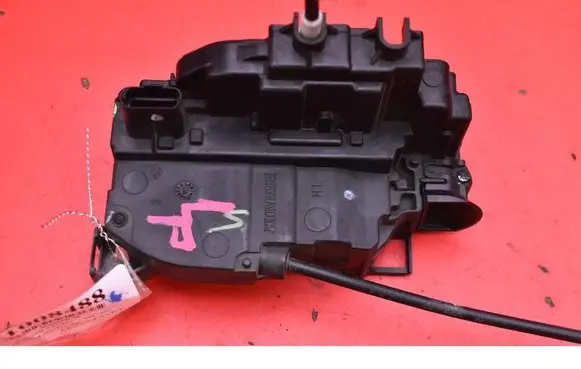 Renault Modus Front door lock