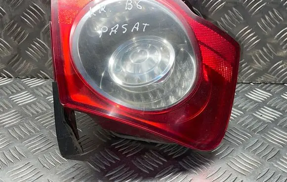 Volkswagen PASSAT B6 Rear/tail lights 275701