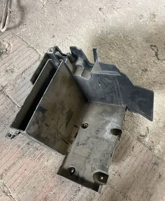 Battery tray
