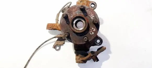 Toyota Avensis T250 Front wheel hub 