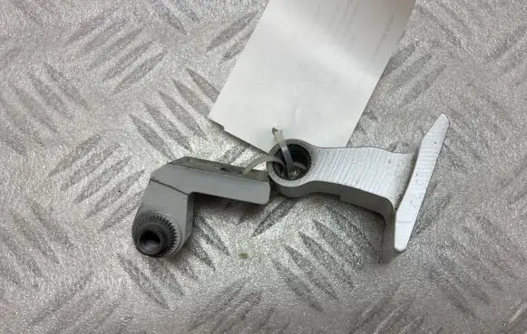 BMW 2 F46 Front door upper hinge 7246065