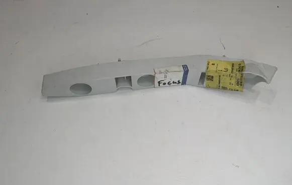 Ford Focus Front bumper mounting bracket 1337336 1V299 8480237