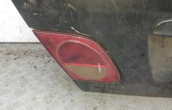 Mercedes-Benz E W210 Tailgate rear/tail lights