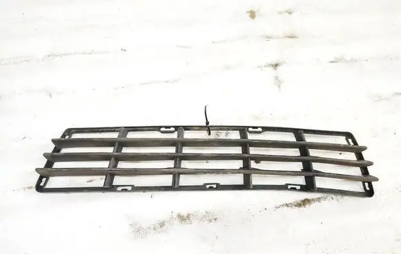 Volvo V50 Front bumper lower grill