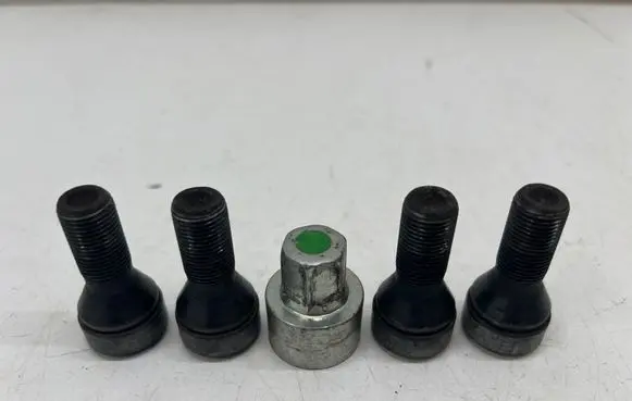 BMW 3 G20 G21 Anti-theft wheel nuts and lock 