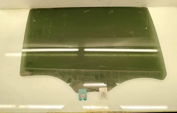 Chrysler Pacifica Sliding door window/glass 
