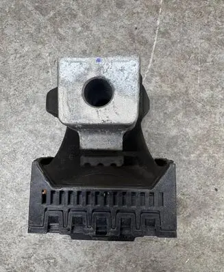 BMW i3 Engine mount bracket 6887267